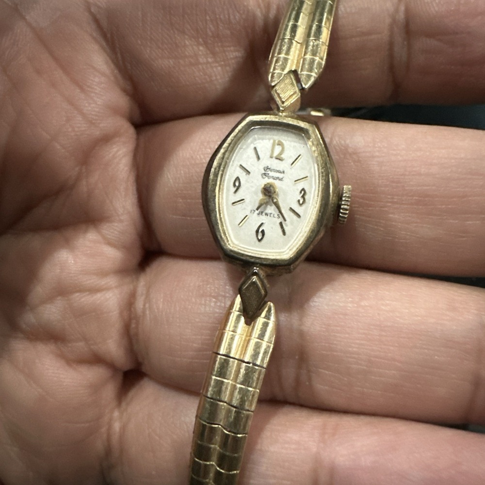 Working Vtg GERVAIS Penard Ladies Watch 17 Jewels Manual Wind Gold Tone Fit 7in